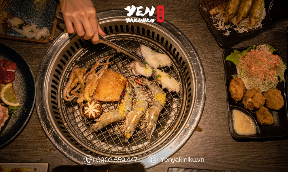Yakiniku là gì? Khám phá nghệ thuật nướng thịt than hoa Nhật Bản.